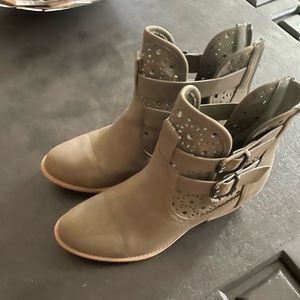 Olive green booties with buckles, size 9. Almost new condition!